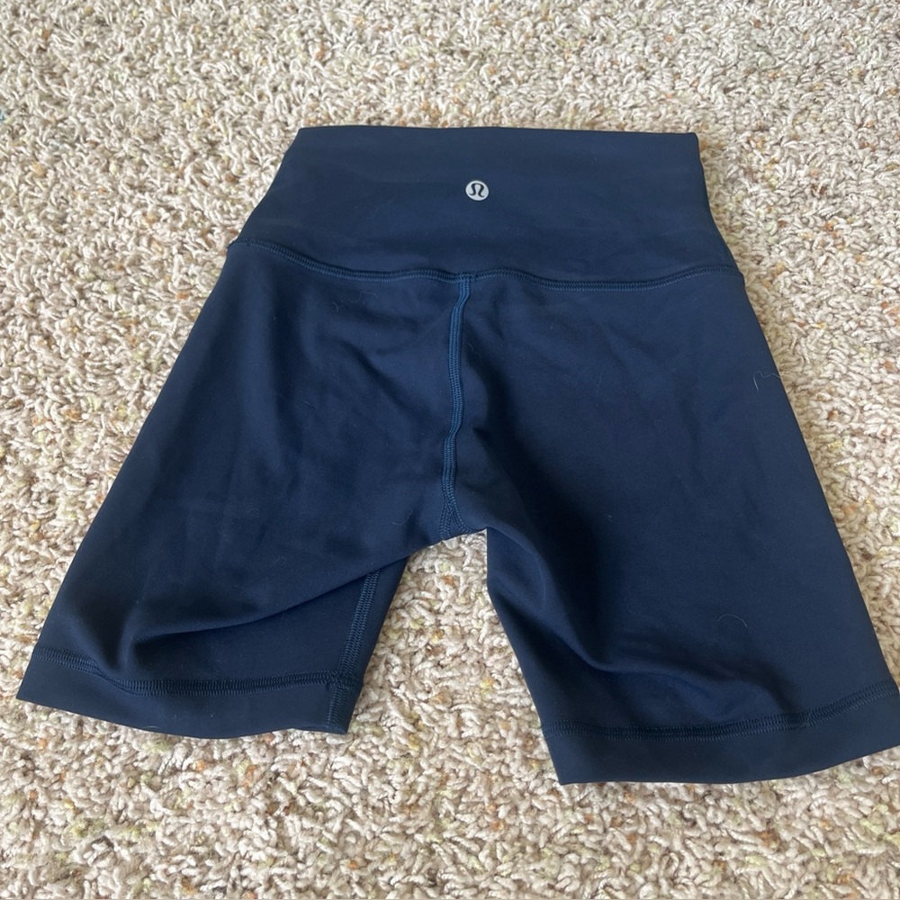 lululemon wunder train shorts size 2 navy